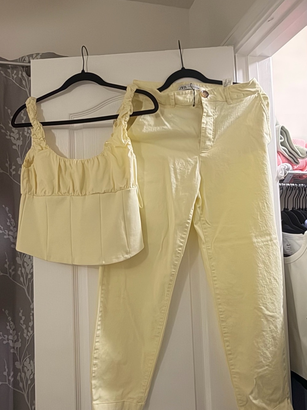 Zara set yellow